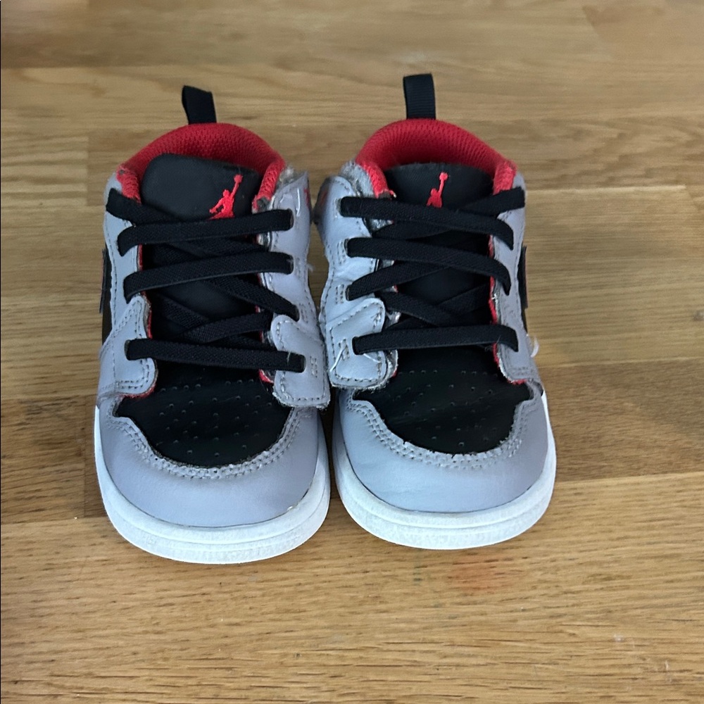 Nike Kids Gray and Red Sneakers